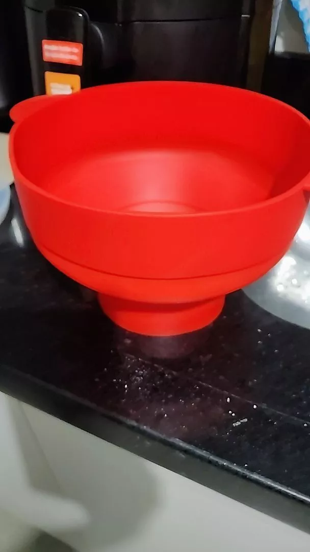 Pipoqueira de silicone em foto de cliente 4