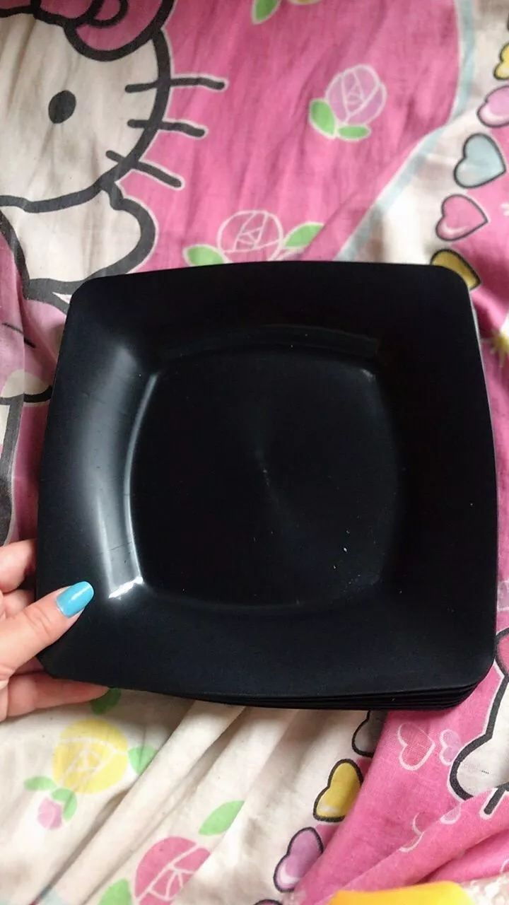 Foto de cliente 7 — pratos pretos quadrados